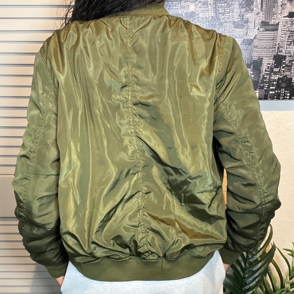 🍂Women’s Olive Flight Jacket🍂 - Picture 4 of 5